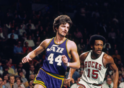 Pete Maravich playing basketball as a member of the New Orleans Jazz.